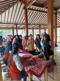 KEGIATAN POSYANDU LANSIA PADUKUHAN KERNEN